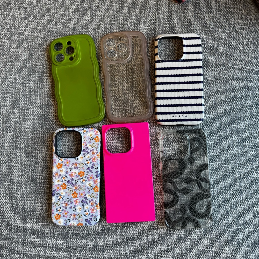 Bundle of iPhone 15 pro cases